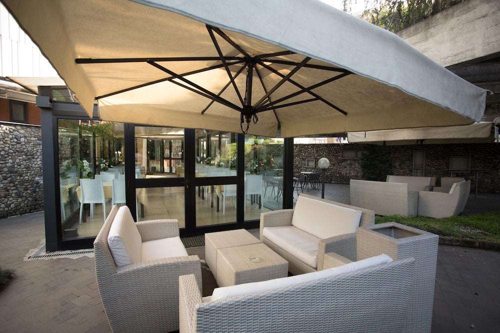 Ih Hotels Milano Eur - Trezzano Sul Naviglio Exteriör bild