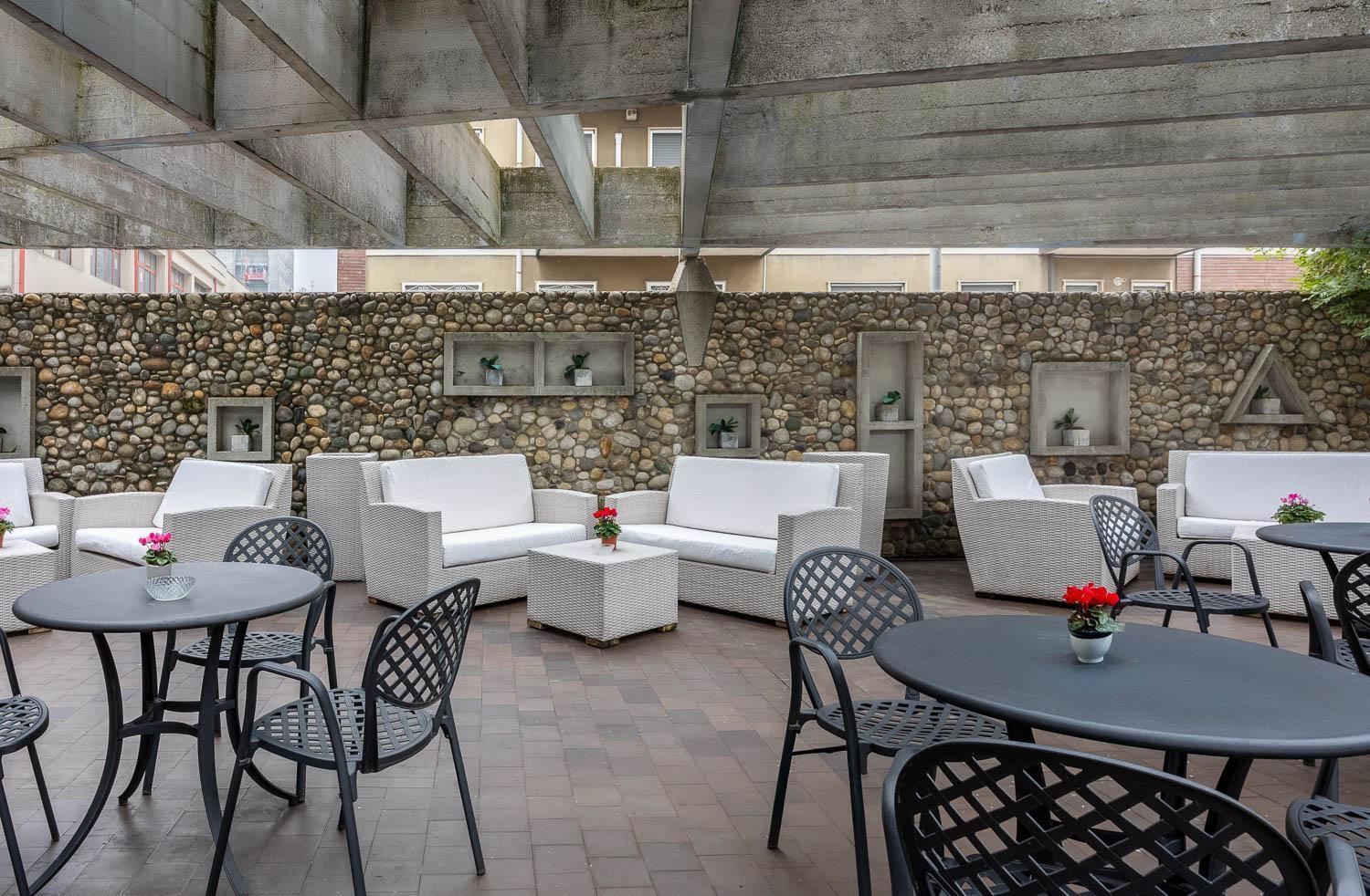 Ih Hotels Milano Eur - Trezzano Sul Naviglio Exteriör bild